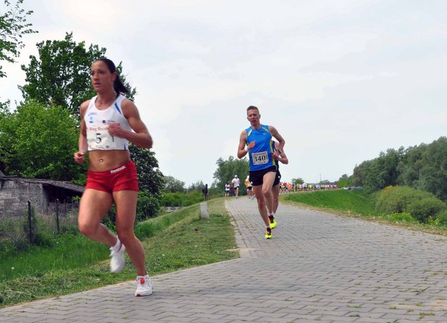 Biegacze na pierwszym okrążeniu ? ZDJĘCIA