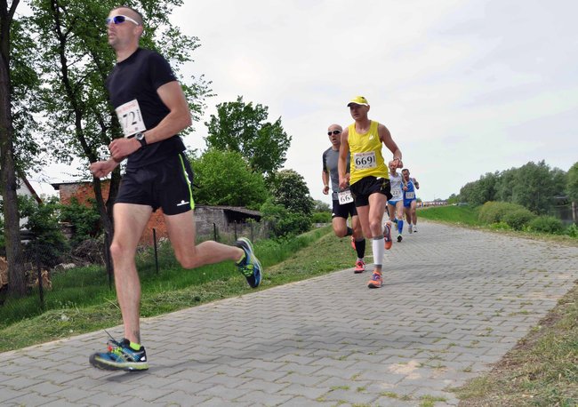Biegacze na pierwszym okrążeniu ? ZDJĘCIA
