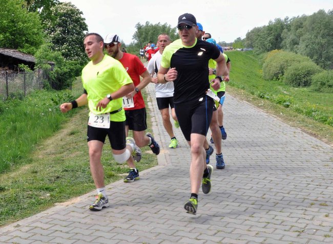 Biegacze na pierwszym okrążeniu ? ZDJĘCIA