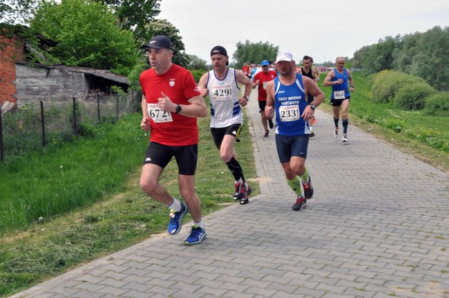 Biegacze na pierwszym okrążeniu ? ZDJĘCIA