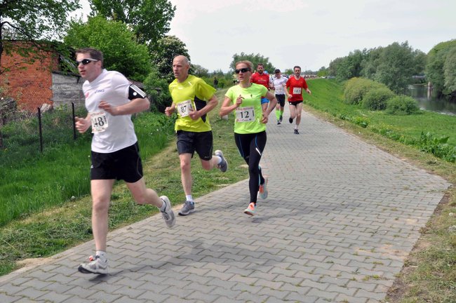 Biegacze na pierwszym okrążeniu ? ZDJĘCIA