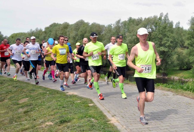 Biegacze na pierwszym okrążeniu ? ZDJĘCIA
