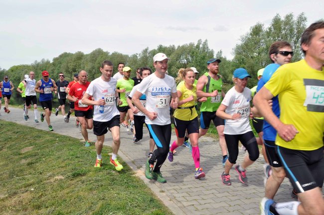 Biegacze na pierwszym okrążeniu ? ZDJĘCIA