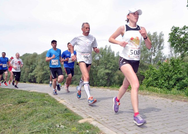 Biegacze na pierwszym okrążeniu ? ZDJĘCIA