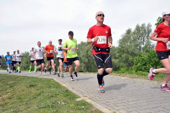 Biegacze na pierwszym okrążeniu ? ZDJĘCIA