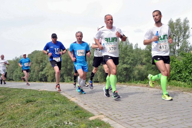 Biegacze na pierwszym okrążeniu ? ZDJĘCIA