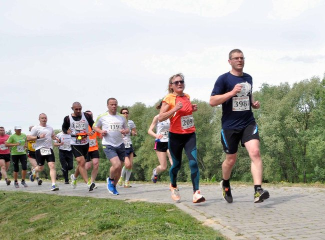 Biegacze na pierwszym okrążeniu ? ZDJĘCIA