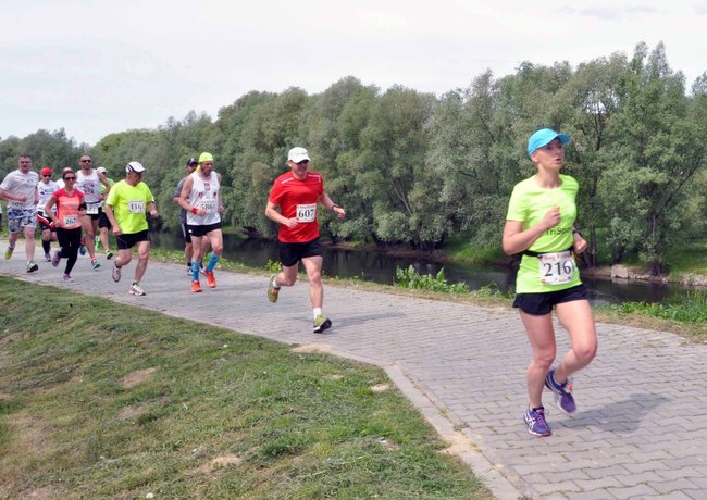 Biegacze na pierwszym okrążeniu ? ZDJĘCIA