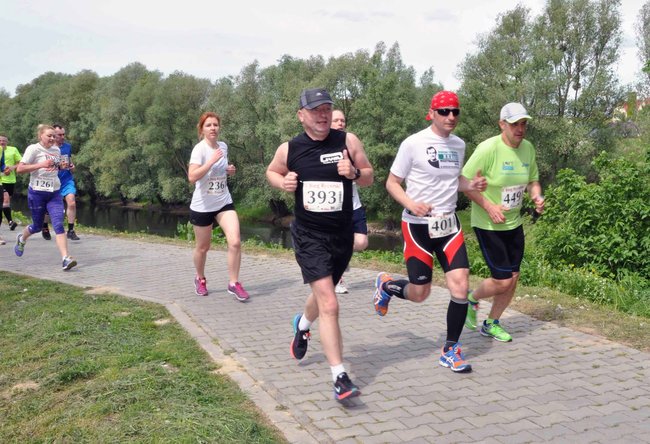 Biegacze na pierwszym okrążeniu ? ZDJĘCIA