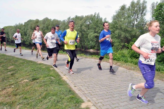 Biegacze na pierwszym okrążeniu ? ZDJĘCIA