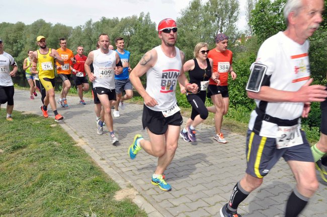 Biegacze na pierwszym okrążeniu ? ZDJĘCIA