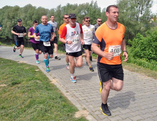 Biegacze na pierwszym okrążeniu ? ZDJĘCIA