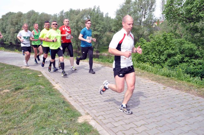 Biegacze na pierwszym okrążeniu ? ZDJĘCIA