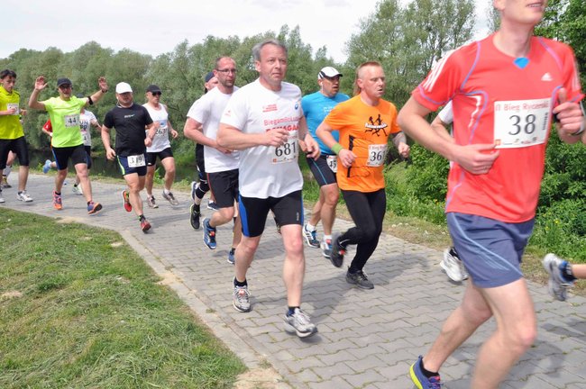 Biegacze na pierwszym okrążeniu ? ZDJĘCIA