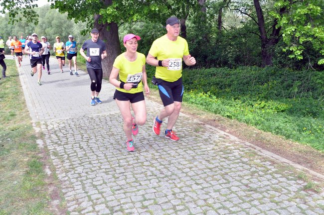 Biegacze na pierwszym okrążeniu ? ZDJĘCIA