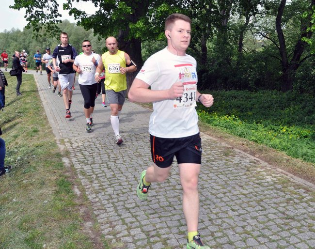 Biegacze na pierwszym okrążeniu ? ZDJĘCIA