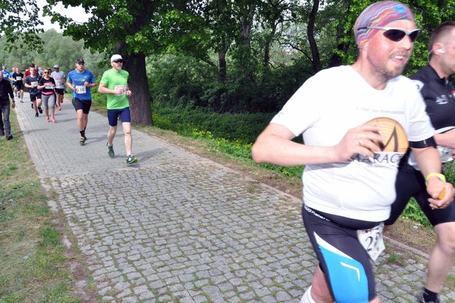 Biegacze na pierwszym okrążeniu ? ZDJĘCIA