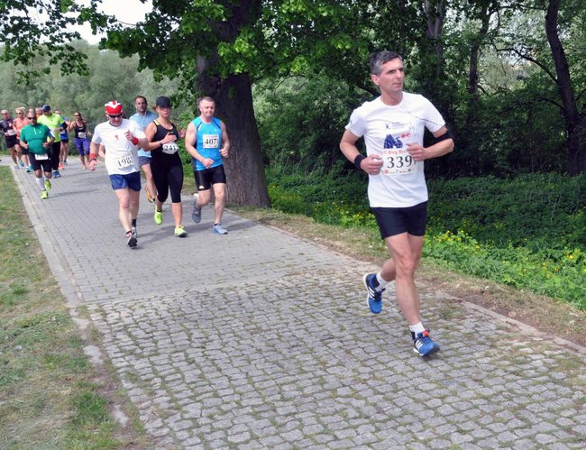 Biegacze na pierwszym okrążeniu ? ZDJĘCIA