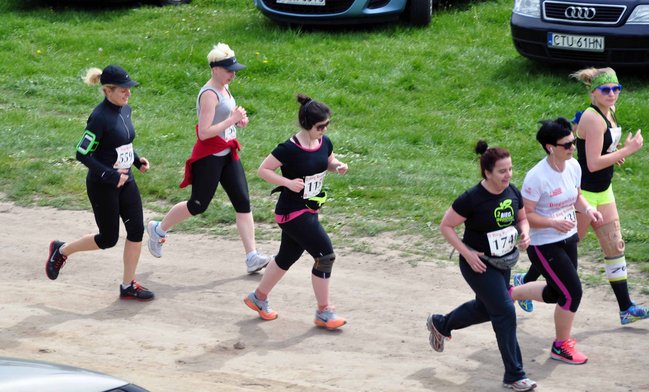 Biegacze na pierwszym okrążeniu ? ZDJĘCIA