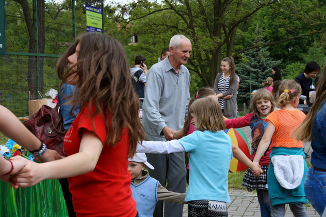 Festyn z ?Pszczółką Mają?