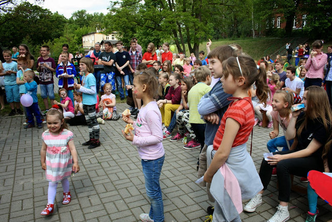 Festyn z ?Pszczółką Mają?