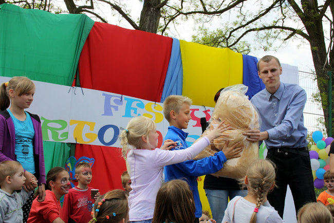 Festyn z ?Pszczółką Mają?