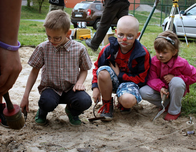 Festyn z ?Pszczółką Mają?