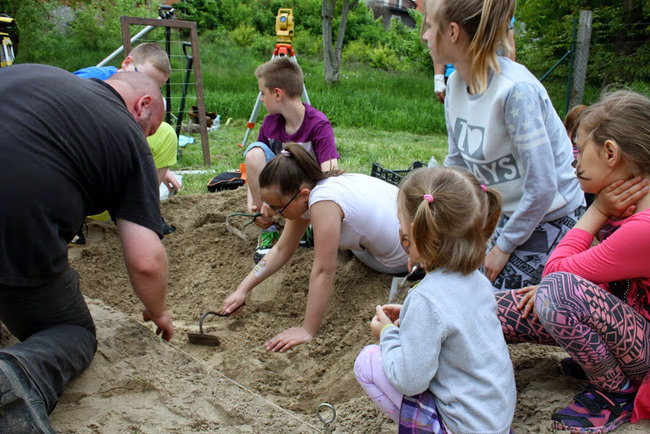 Festyn z ?Pszczółką Mają?