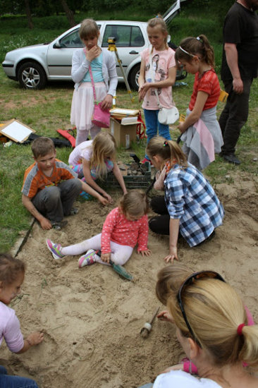 Festyn z ?Pszczółką Mają?