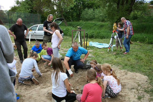 Festyn z ?Pszczółką Mają?