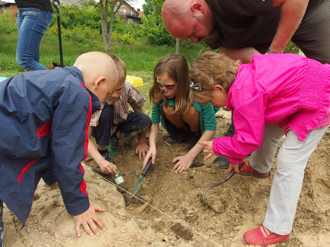 Festyn z ?Pszczółką Mają?