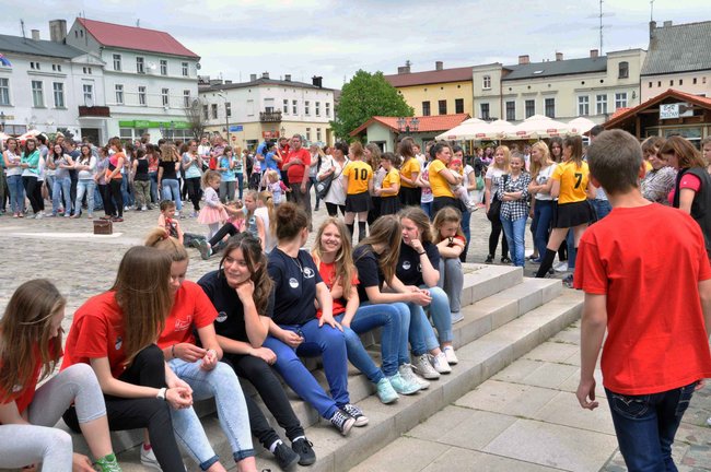 Głośna muzyka na rynku