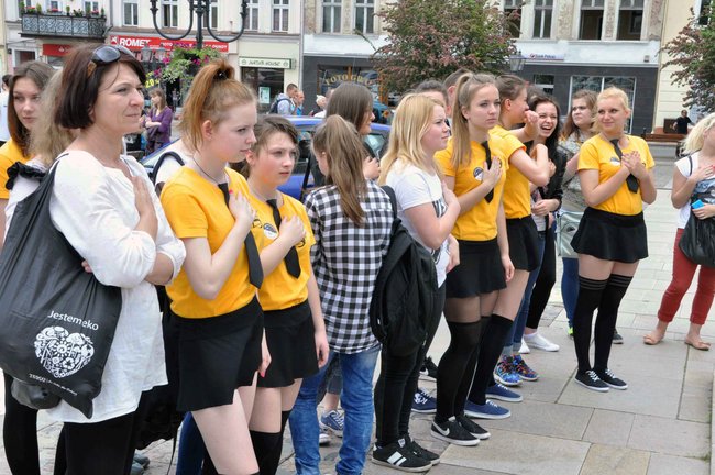 Głośna muzyka na rynku