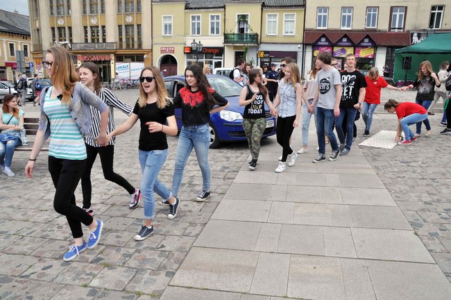 Głośna muzyka na rynku