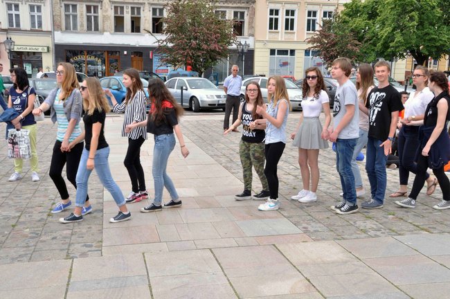 Głośna muzyka na rynku