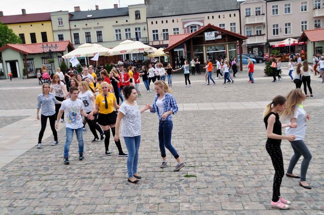 Głośna muzyka na rynku