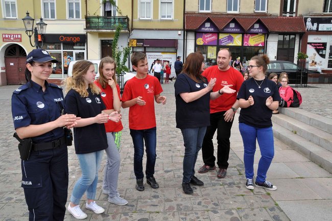 Głośna muzyka na rynku