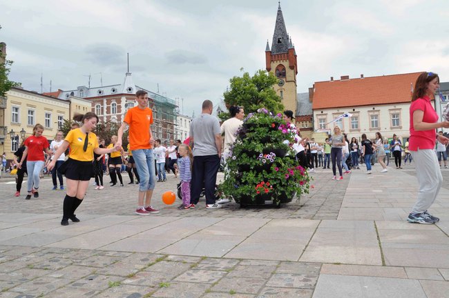 Głośna muzyka na rynku