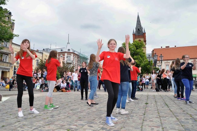 Głośna muzyka na rynku