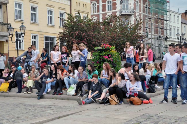 Głośna muzyka na rynku