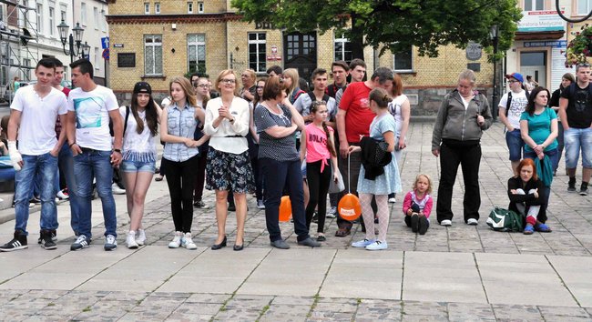 Głośna muzyka na rynku