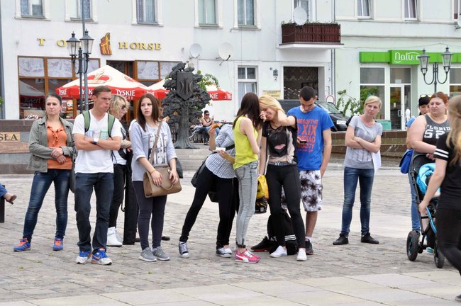 Głośna muzyka na rynku