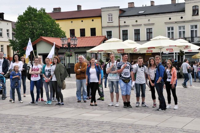 Głośna muzyka na rynku