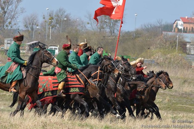 Święto Papieru na muzycznie i bojowo