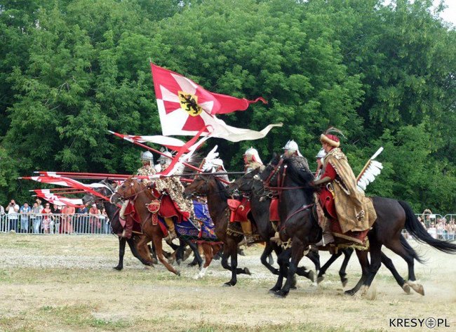 Święto Papieru na muzycznie i bojowo
