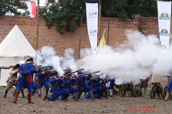 Święto Papieru na muzycznie i bojowo