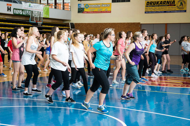 Uczniowie chętnie ćwiczą zumbę