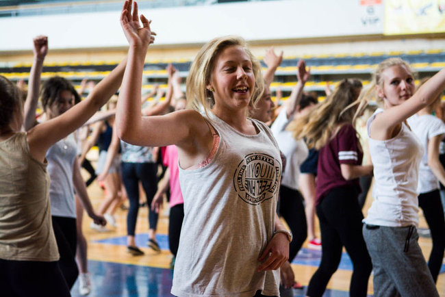 Uczniowie chętnie ćwiczą zumbę