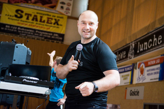 Uczniowie chętnie ćwiczą zumbę