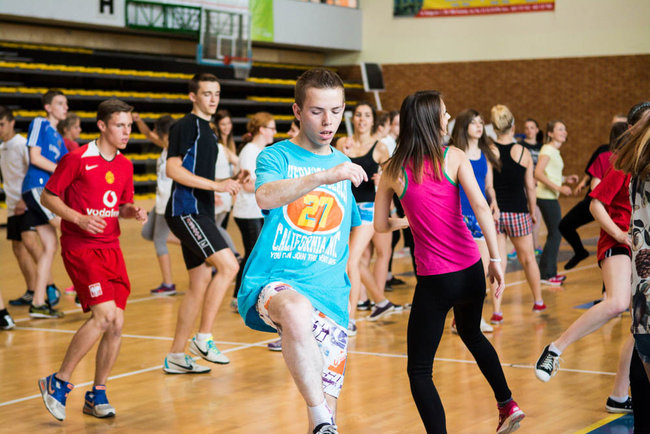 Uczniowie chętnie ćwiczą zumbę